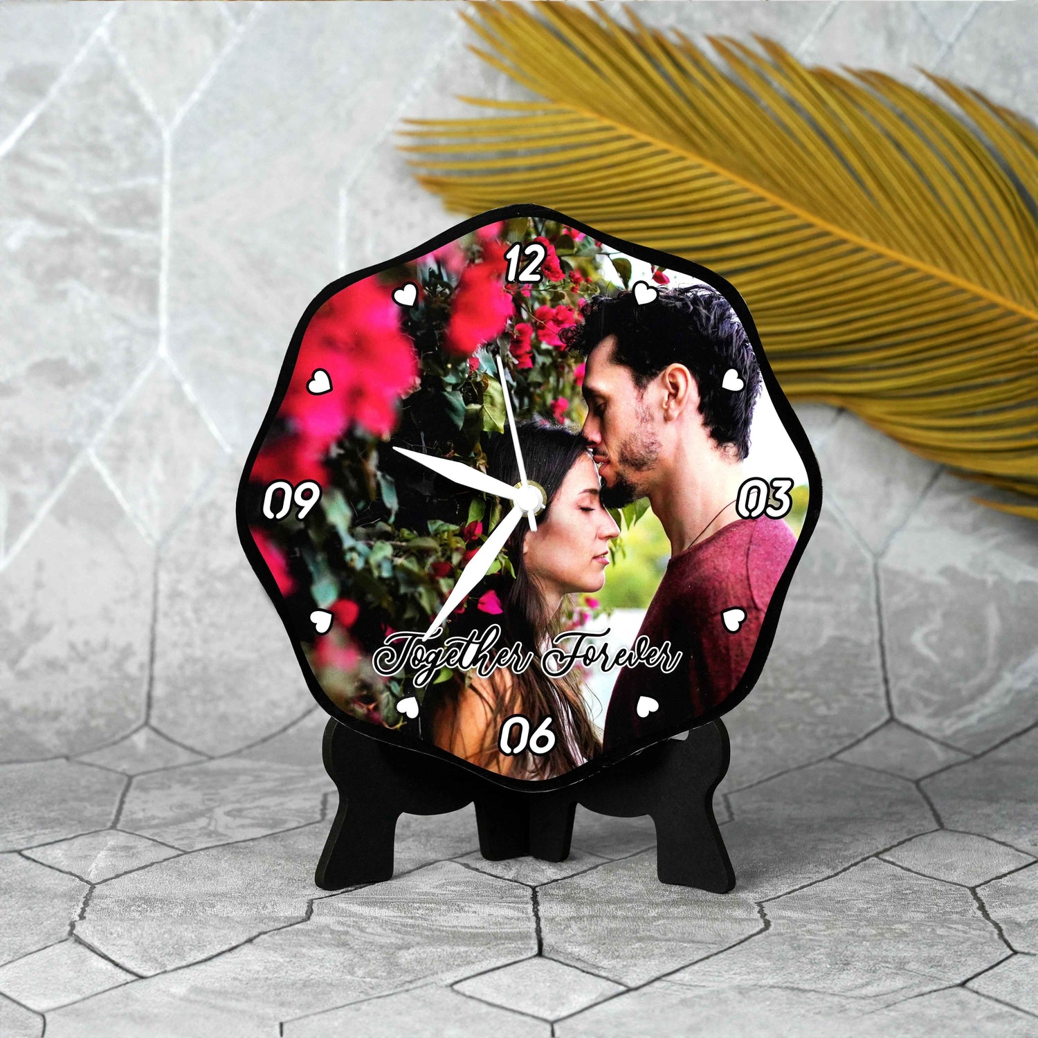 Personalized Curved Table Clock – Display Your Favorite Moments with Style